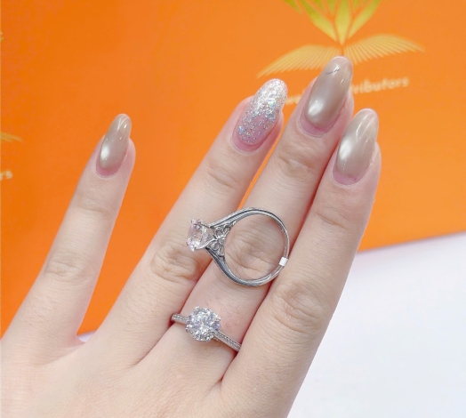 Nhẫn 610 Mẫu Trắng 88